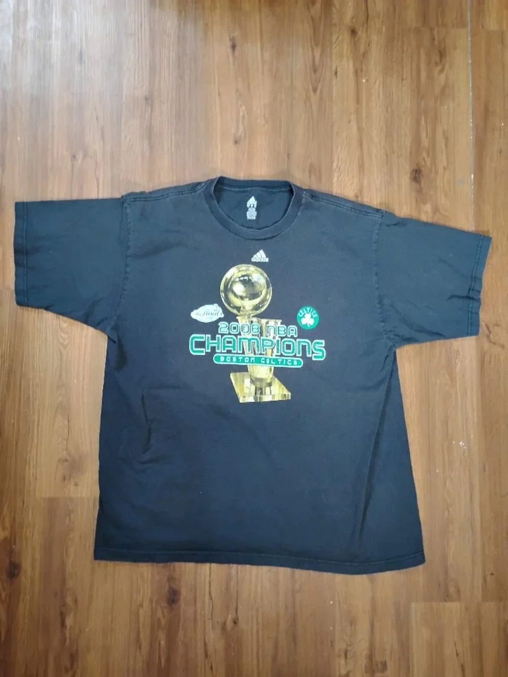 Vintage Adidas Boston Celtic NBA Finals Trophy Champions 2008 T-Shirt